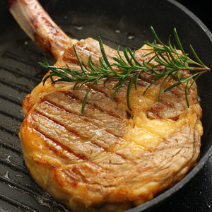 チャンキー・トマホークステーキ — コンパクトカット、肉量たっぷり