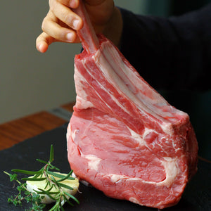 牛肉 トマホークステーキ　1kg～1.25kg　骨付き　所謂アニメ肉の代表格　Beef Tomahawk Steak 1kg~1.25Kg | Caveman style