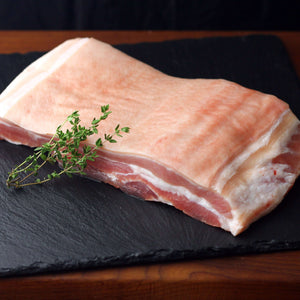 皮付き 豚バラブロック（1kg）Skin-on Pork Belly Block 1kg | Whole Meat